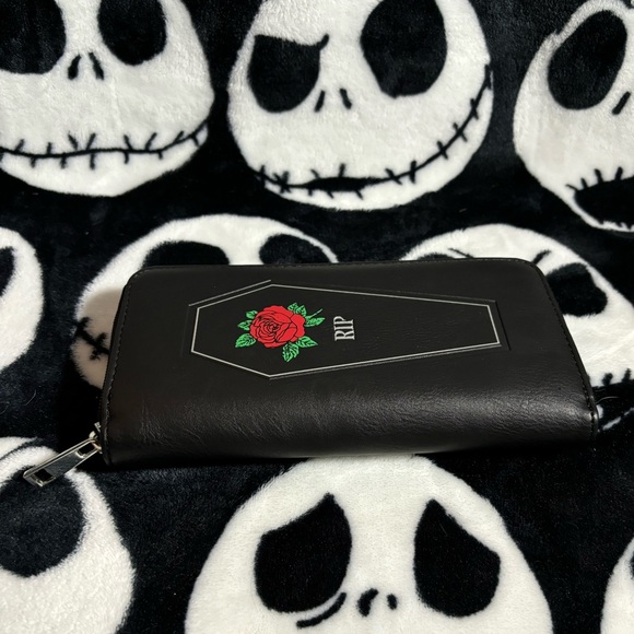 Rip Rose Coffin Wallet - Picture 4 of 4